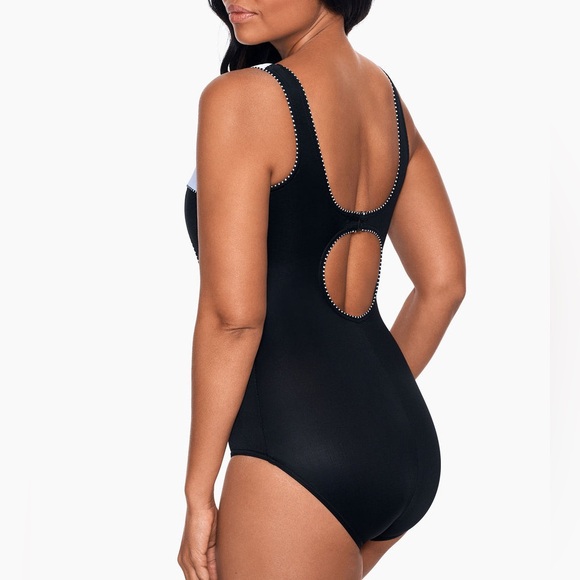 Miraclesuit- Touche One Piece in Colorblock - Picture 7 of 10